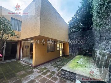 Casa en Venta en Naucalpan de Juarez, Heroes de la Revolucion AM. 26-900