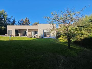 VENTA CASA BARRIO SAN GABRIEL. UNA PLANTA. PILETA