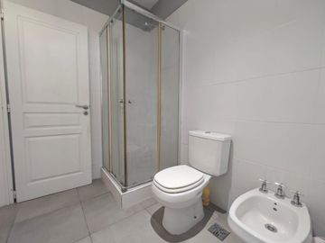 VENTA CASA BARRIO SAN GABRIEL. UNA PLANTA. PILETA