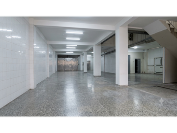 Se Arrienda Bodega de Producción Engativa Industrial 900 m²