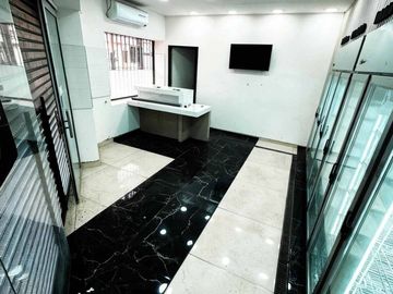 LOCAL COMERCIAL EN VENTA