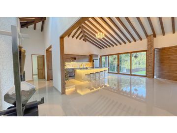 Venta de Finca en Vereda Yarumal, Sector Sajonia Rionegro