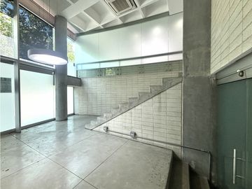 ARRIENDO BODEGA EN POBLADO - PATIO BONITO