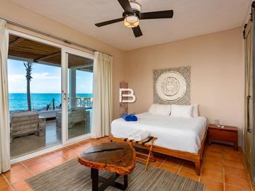 En Venta Casa-Hotel de 6 Habitaciones en Isla Blanca