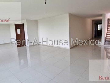 Casa en Venta en Lomas Verdes , Naucalpan de Juarez JL 26-262.