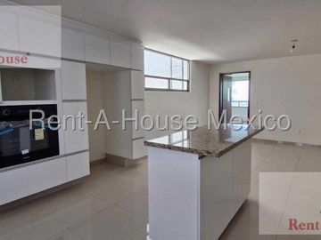 Casa en Venta en Lomas Verdes , Naucalpan de Juarez JL 26-262.