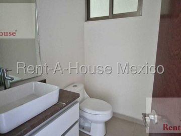 Casa en Venta en Lomas Verdes , Naucalpan de Juarez JL 26-262.
