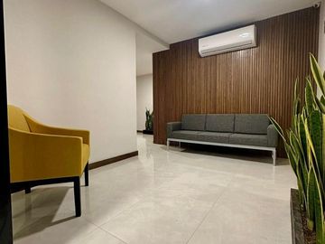 OPORTUNIDAD DE INVERSIÓN: CONSULTORIO EN VENTA EN EL CENTRO CON ESTACIONAMIENTO