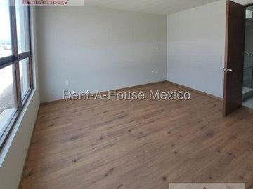 Casa en  Venta en Llano Grande Metepec ZG 26-2048