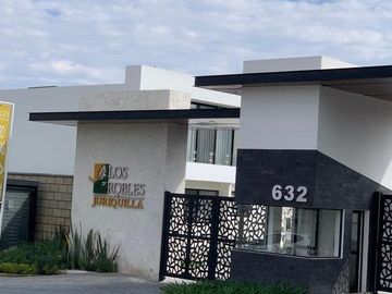 CASAS EN PREVENTA EN FRACC. LOS ROBLES JURIQUILLA