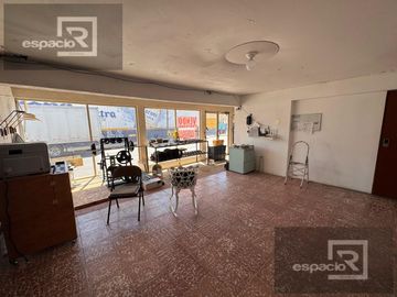 TERRENO EN VENTA EN AV. ZARAGOZA CON BODEGAS