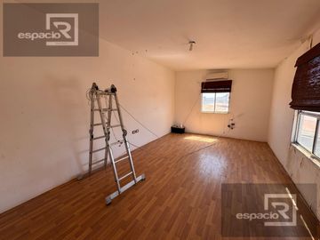TERRENO EN VENTA EN AV. ZARAGOZA CON BODEGAS