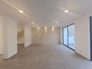 En Venta Casa Nueva en fraccionamiento  Parque Nayarit, Lomas de Angelópolis III, Puebla