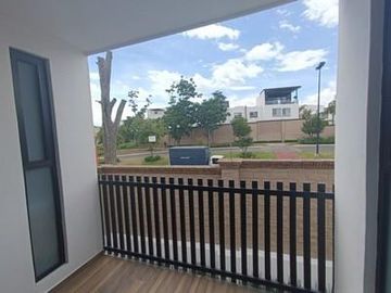 En Venta Casa Nueva en fraccionamiento  Parque Nayarit, Lomas de Angelópolis III, Puebla