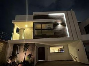 En Venta Casa Nueva en fraccionamiento  Parque Nayarit, Lomas de Angelópolis III, Puebla