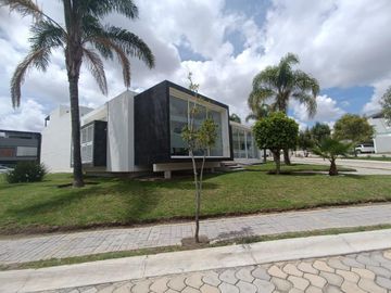 En Venta Casa Nueva en fraccionamiento  Parque Nayarit, Lomas de Angelópolis III, Puebla