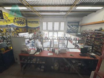 Oportunidad¡¡ Venta de Local Comercial por Ave. Heroico, Araram