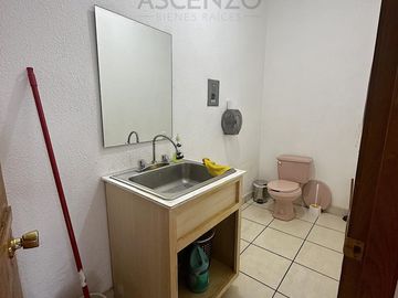 Oportunidad¡¡ Venta de Local Comercial por Ave. Heroico, Araram