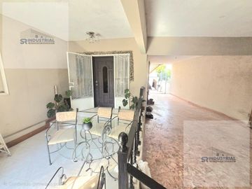 CASA EN VENTA CUMBRES