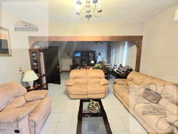 CASA EN VENTA CUMBRES