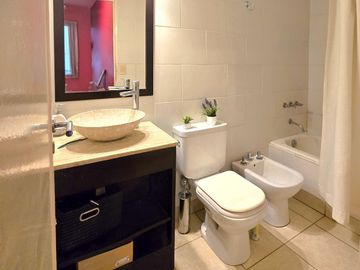 VENTA TRES AMBIENTES C/ BALCÓN EN TORRE COLEGIALES