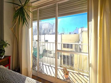VENTA TRES AMBIENTES C/ BALCÓN EN TORRE COLEGIALES