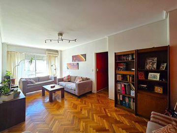 VENTA TRES AMBIENTES C/ BALCÓN EN TORRE COLEGIALES