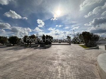 La Piedad casa con control de acceso en VENTA RAH758