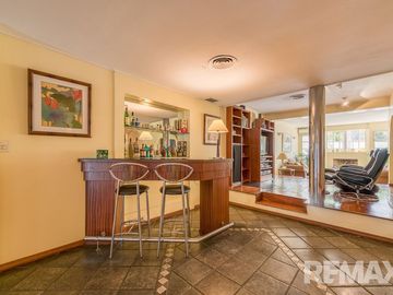 IMPECABLE CASA 6 AMB B° RIVER +JARDIN + PILETA