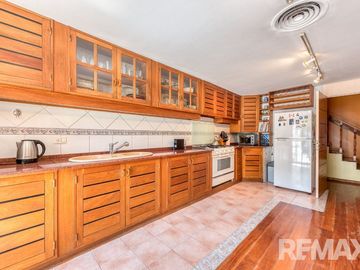 IMPECABLE CASA 6 AMB B° RIVER +JARDIN + PILETA