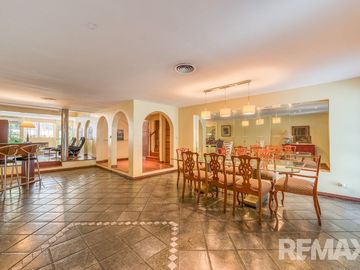 IMPECABLE CASA 6 AMB B° RIVER +JARDIN + PILETA