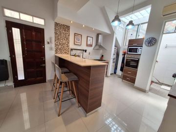HERMOSO PH EN PB 4 AMB RECICLADO CON TERRAZA