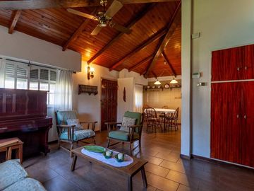 VENTA Casa 6 Amb. Con Piscina y Quincho en PALOMAR
