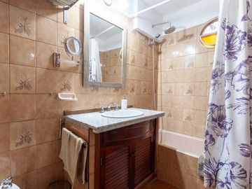 VENTA Casa 6 Amb. Con Piscina y Quincho en PALOMAR
