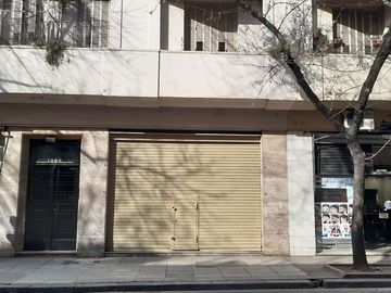 EXCELENTE LOCAL CON SOTANO 