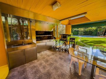CASA VENTA 6 AMBIENTES COUNTRY SAN DIEGO MORENO