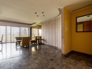 VENTA DEPTO 5 AMB EN FLORES APTO CREDITO
