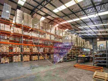 VENTA GALPON/DEPOSITO INDUSTRIAL 3300 m2, GARIN