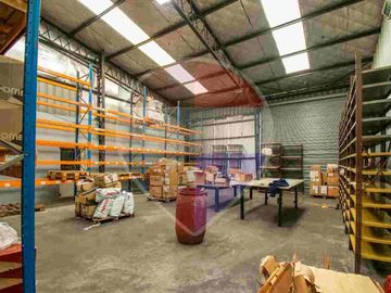 VENTA GALPON/DEPOSITO INDUSTRIAL 3300 m2, GARIN