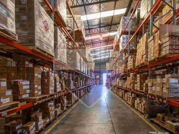 VENTA GALPON/DEPOSITO INDUSTRIAL 3300 m2, GARIN