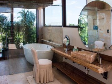 Casa en Renta en Puerto Cancun con Muelle Privado para Yate