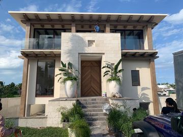 Casa en Renta en Puerto Cancun con Muelle Privado para Yate
