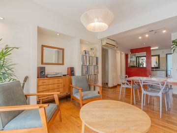 3 ambientes con balcón terraza y terraza propia.