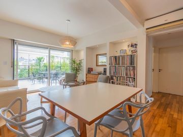 3 ambientes con balcón terraza y terraza propia.
