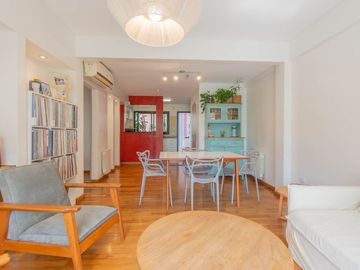 3 ambientes con balcón terraza y terraza propia.