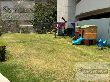 Departamento en Venta, Interlomas Bien Ubicado en Cerrada, Amplios Espacios, Listo para Ocuparse