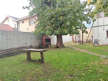 VENTA Casa 3 ambientes en Ituzaingó. Amplio lote.