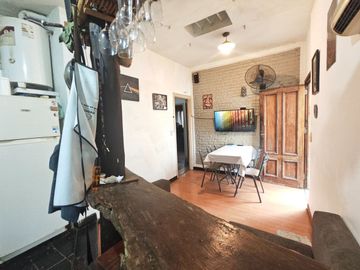 VENTA Casa 3 ambientes en Ituzaingó. Amplio lote.