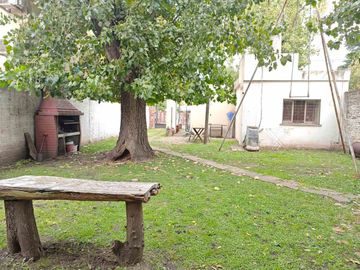 VENTA Casa 3 ambientes en Ituzaingó. Amplio lote.