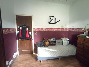 VENTA Casa 3 ambientes en Ituzaingó. Amplio lote.